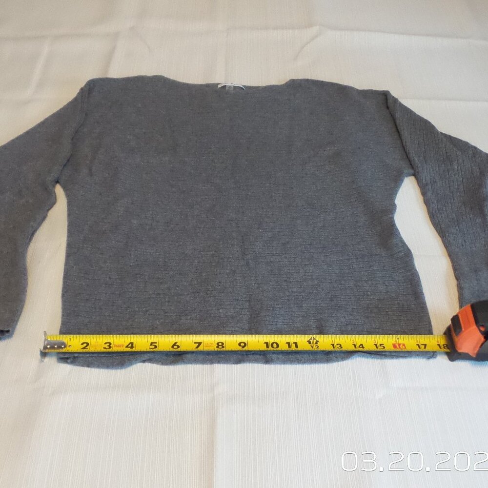 VILA MILANO Gray Sweater Size Small Like NEW